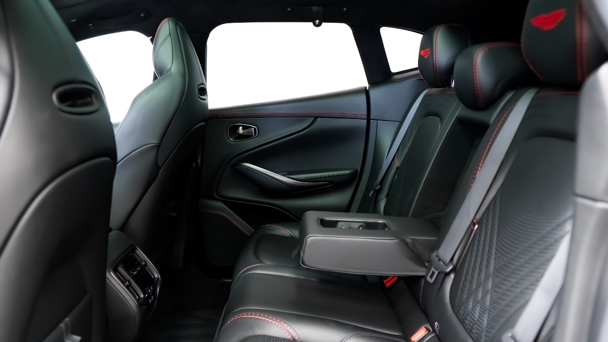 2020 Aston Martin DBX Image 6